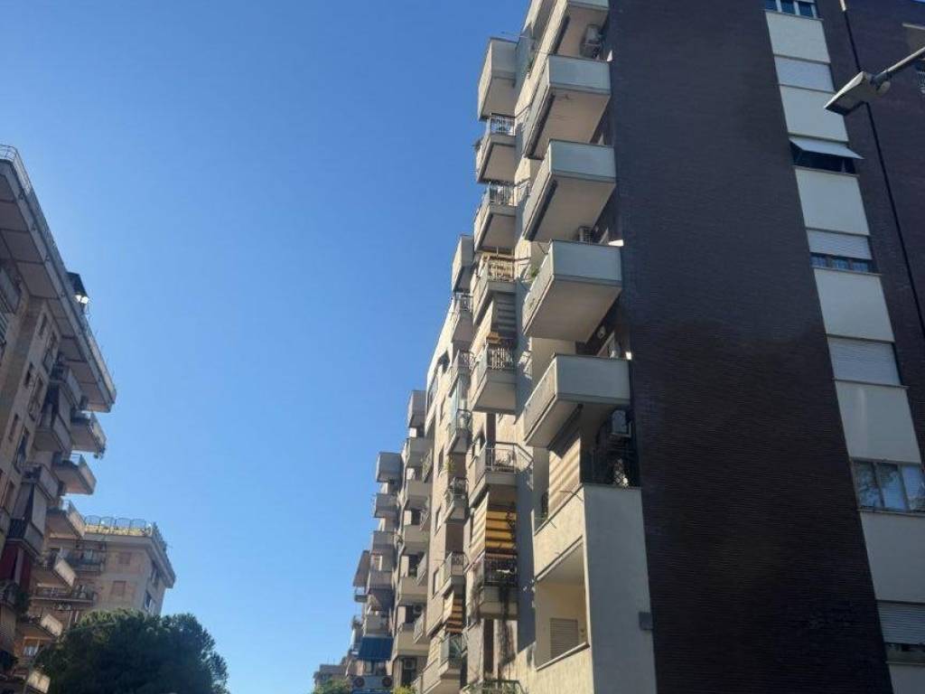 appartamento in vendita a Roma in zona Cinecittà