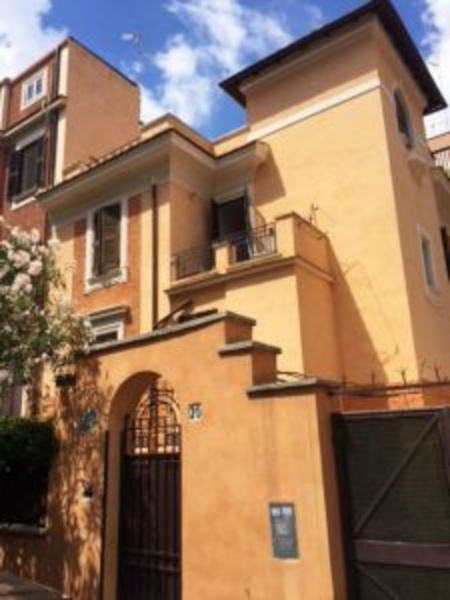 appartamento in vendita a Roma in zona Tuscolano