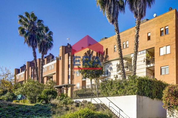 appartamento in vendita a Roma in zona Torrione Cerquetta