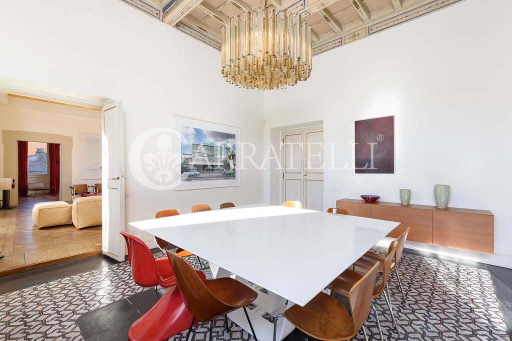 appartamento in vendita a Roma in zona Rione Regola