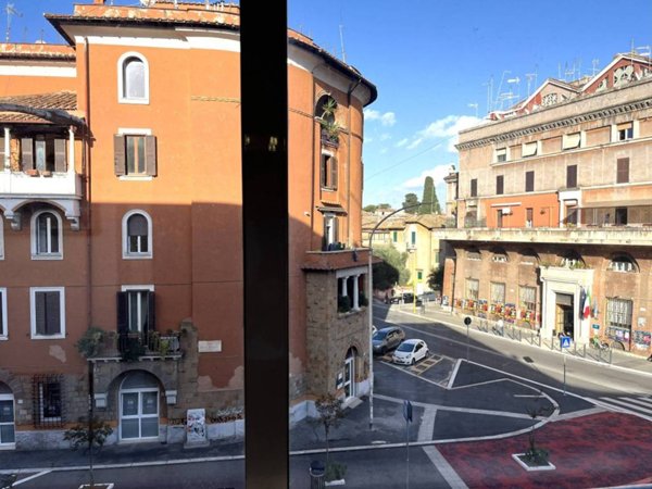 appartamento in vendita a Roma in zona Ostiense