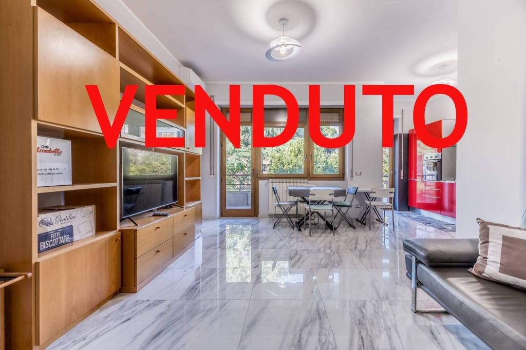 appartamento in vendita a Roma in zona Ardeatino