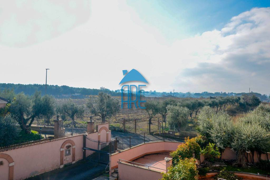 appartamento in vendita a Roma in zona Borghesiana