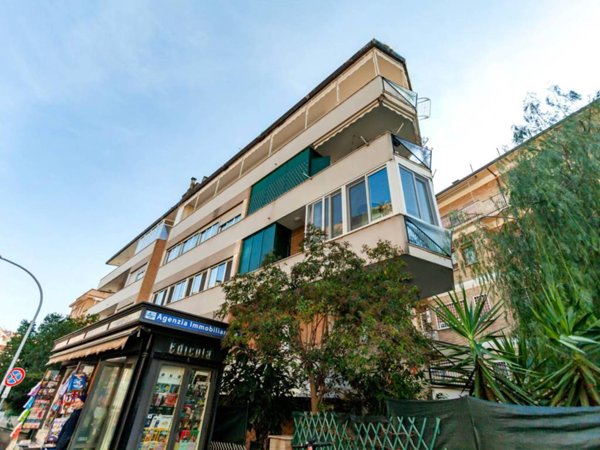 appartamento in vendita a Roma in zona Appio Latino