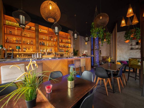 negozio in vendita a Roma in zona Tuscolano