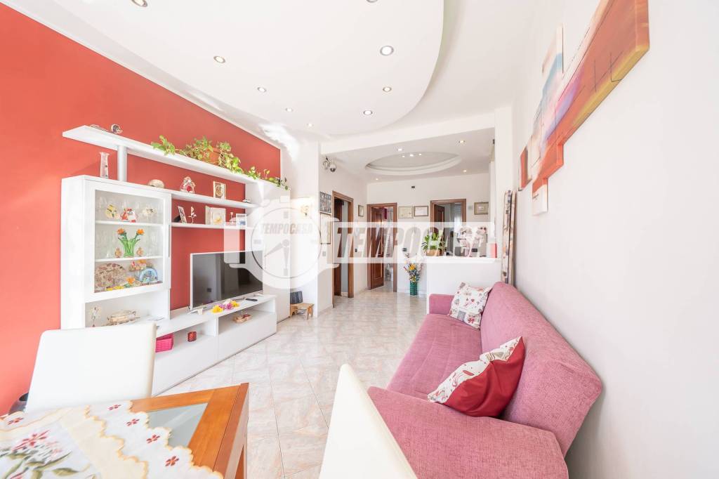 appartamento in vendita a Roma in zona Cinecittà