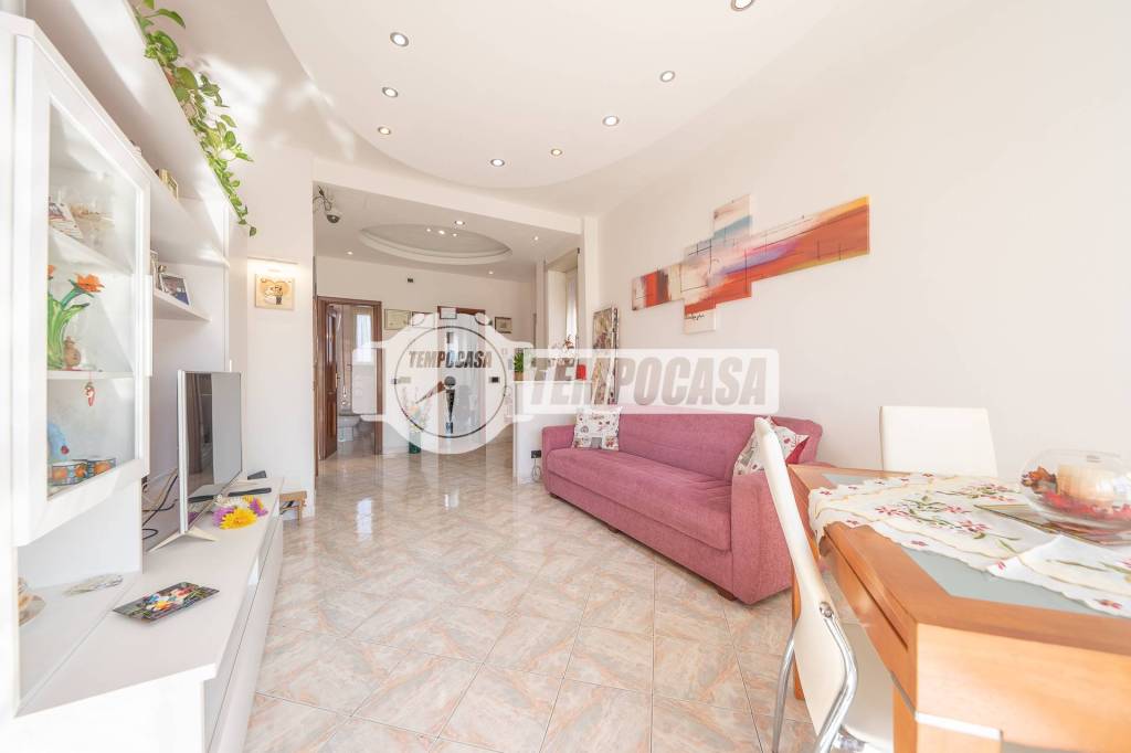 appartamento in vendita a Roma in zona Cinecittà