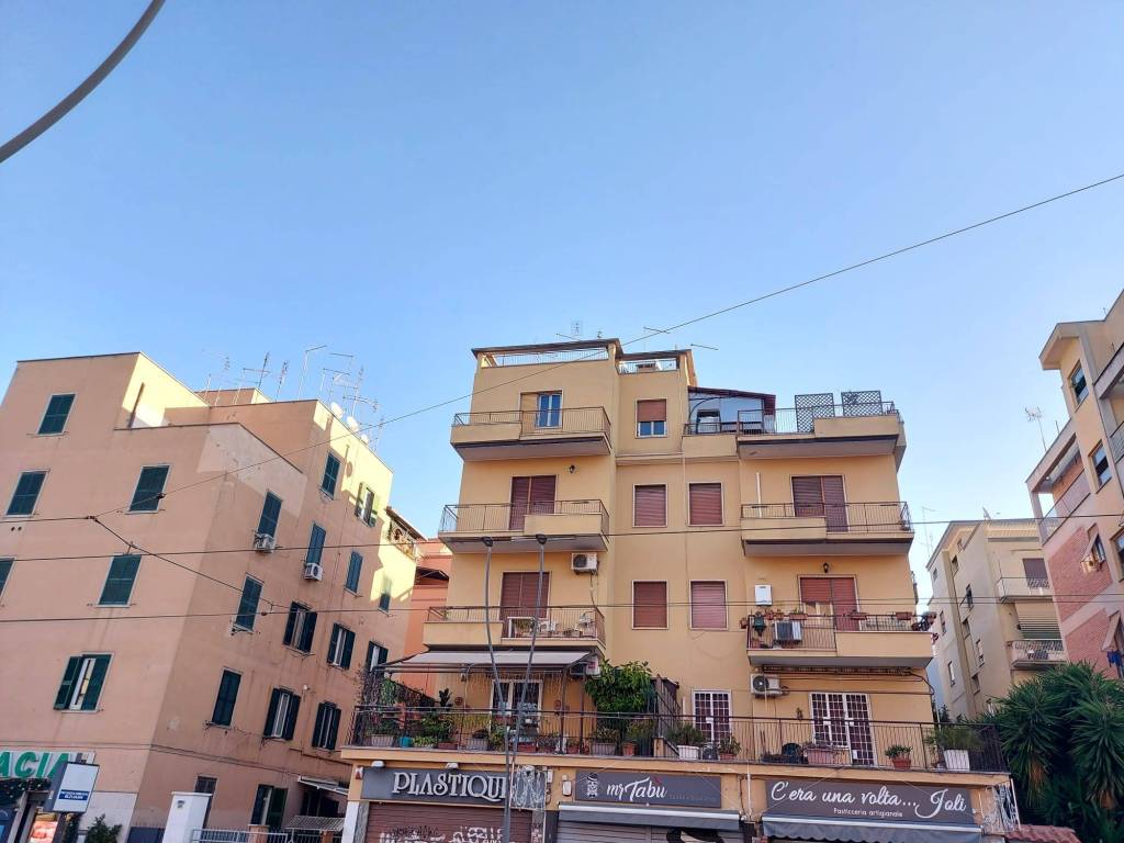 appartamento in vendita a Roma in zona Prenestino-Centocelle