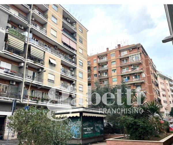 appartamento in vendita a Roma in zona Tuscolano