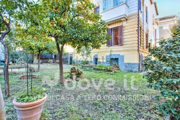 appartamento in vendita a Roma in zona Castro Pretorio