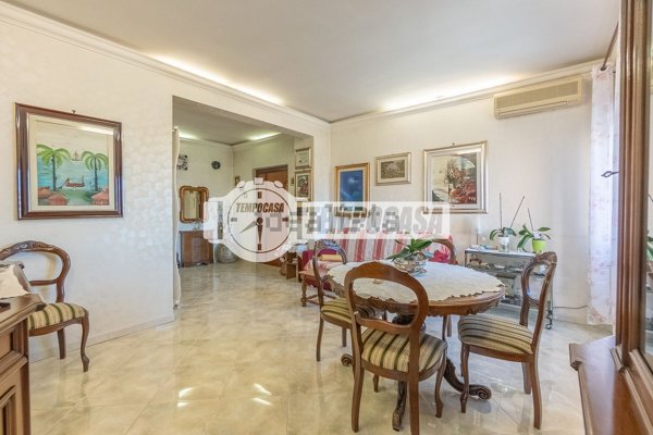 appartamento in vendita a Roma in zona Torre Spaccata