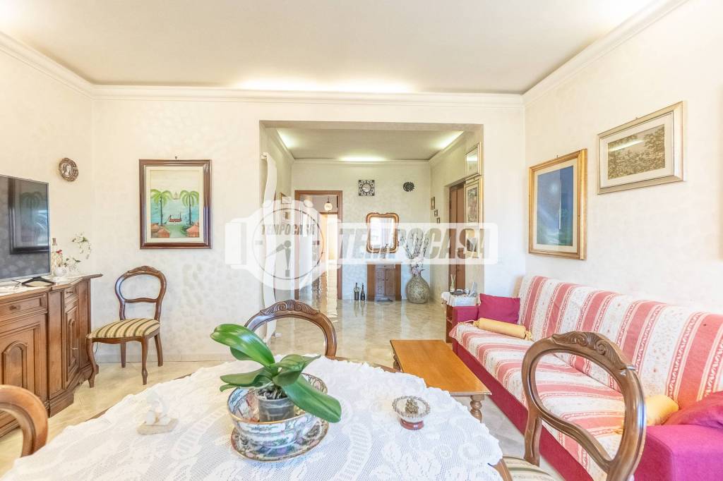 appartamento in vendita a Roma in zona Torre Spaccata