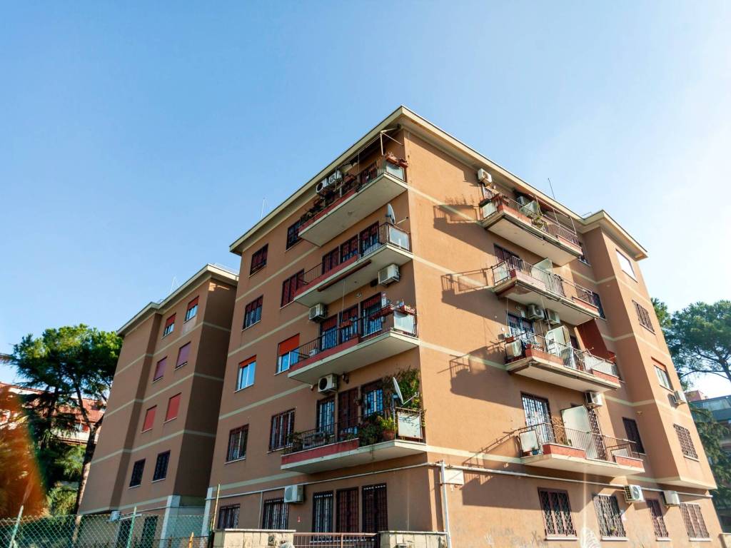 appartamento in vendita a Roma in zona Appio Latino