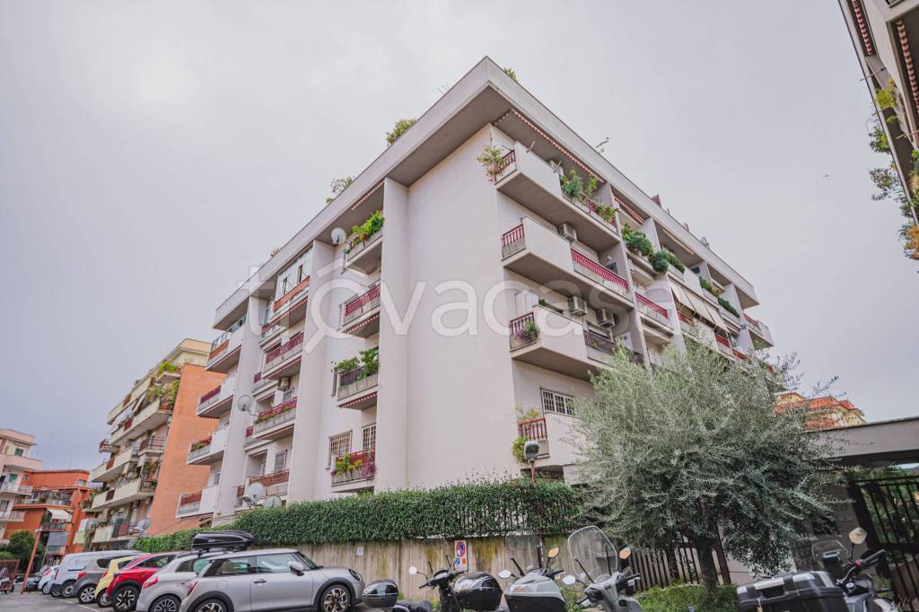 appartamento in vendita a Roma in zona Gianicolense