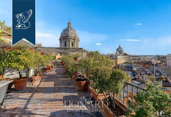 appartamento in vendita a Roma in zona Parione/Sant'Eustachio