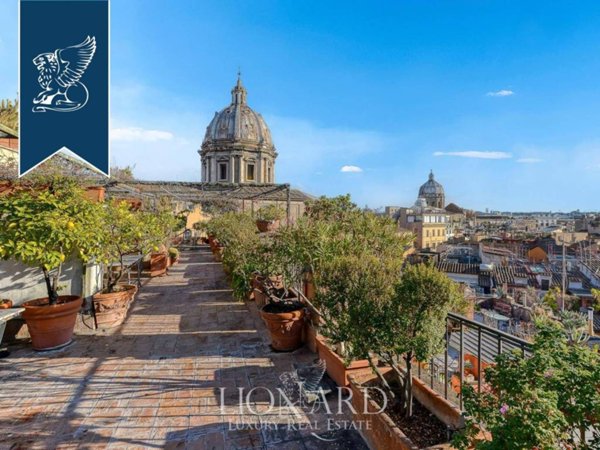 appartamento in vendita a Roma in zona Parione/Sant'Eustachio