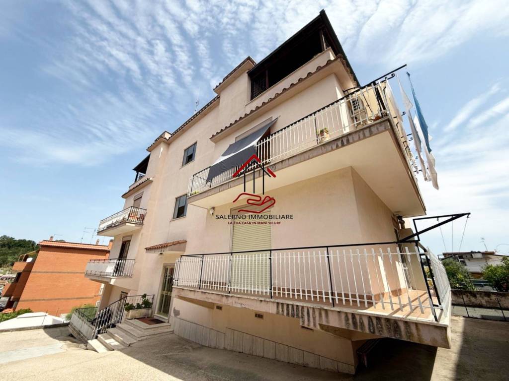 appartamento in vendita a Roma in zona Acilia