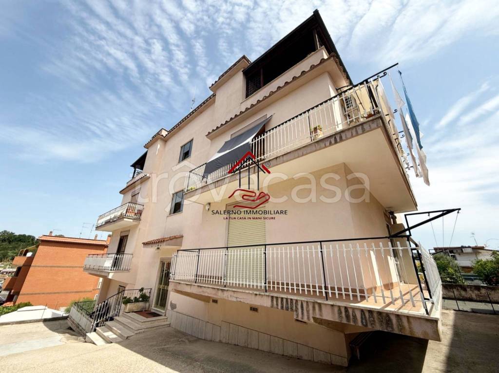 appartamento in vendita a Roma in zona Acilia