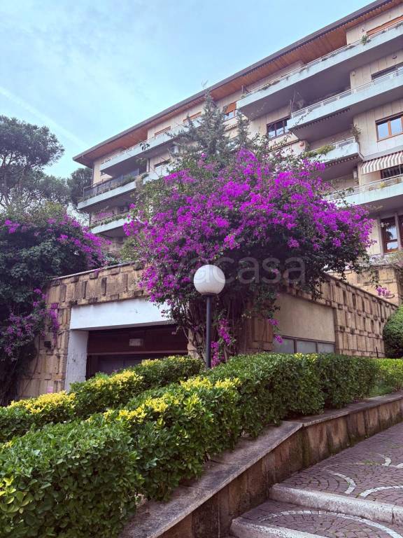 appartamento in vendita a Roma in zona Mostacciano