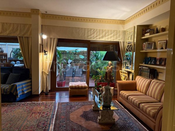 appartamento in vendita a Roma in zona Mostacciano