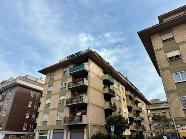 appartamento in vendita a Roma in zona Ostia
