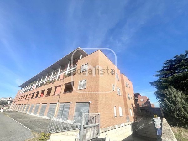 appartamento in vendita a Roma in zona Lunghezza