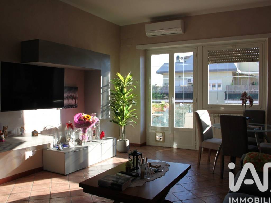 appartamento in vendita a Roma in zona Ostia