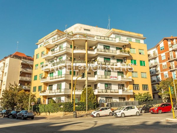 appartamento in vendita a Roma in zona Ardeatino