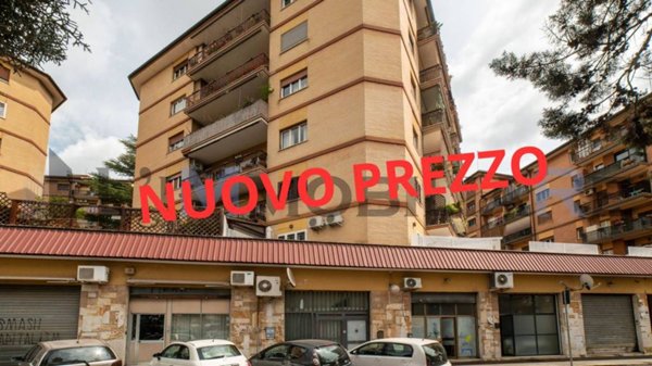 negozio in vendita a Roma in zona Aurelio