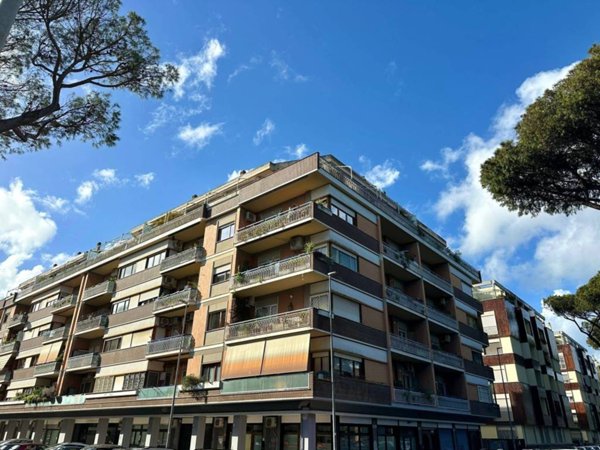 appartamento in vendita a Roma in zona Ostia