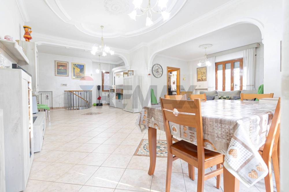 appartamento in vendita a Roma in zona Torre Gaia