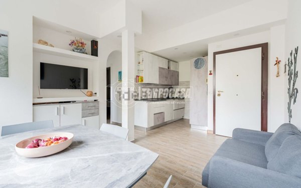 appartamento in vendita a Roma in zona Mostacciano