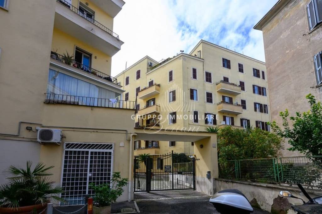 appartamento in vendita a Roma in zona Gianicolense