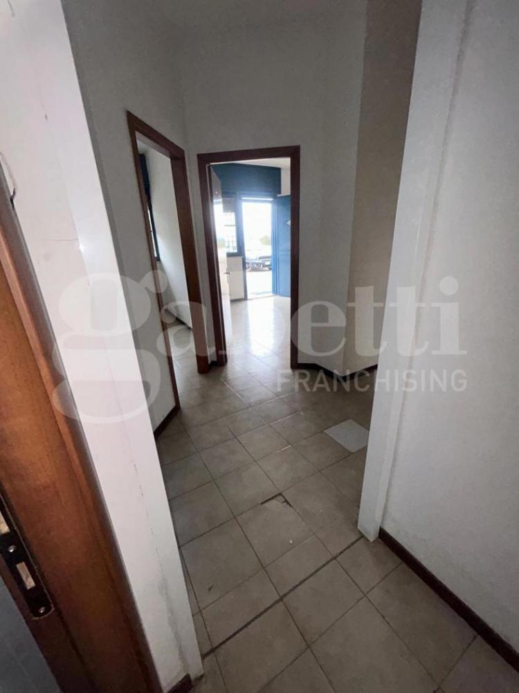 ufficio in vendita a Roma in zona Torre Angela