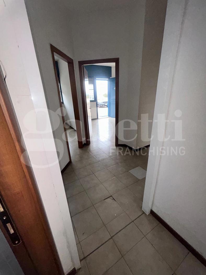 ufficio in vendita a Roma in zona Torre Angela