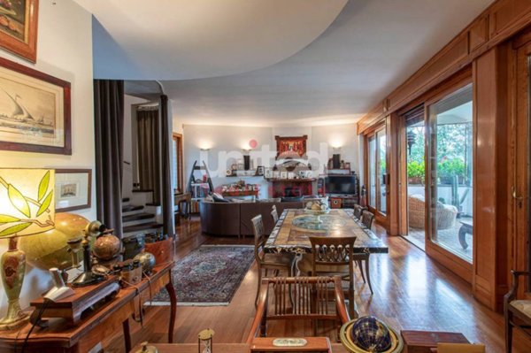 casa indipendente in vendita a Roma