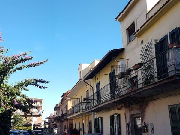 appartamento in vendita a Roma in zona Casal Morena
