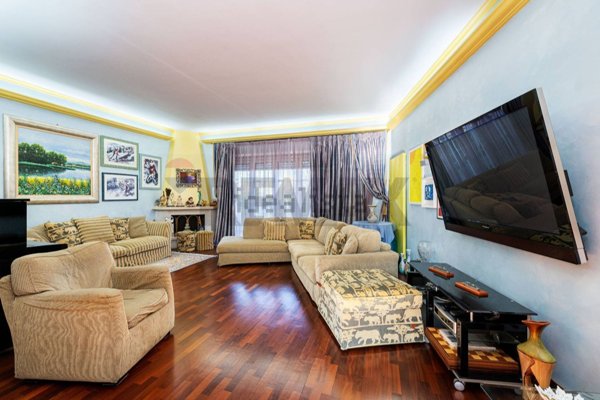 casa indipendente in vendita a Roma in zona Torrino