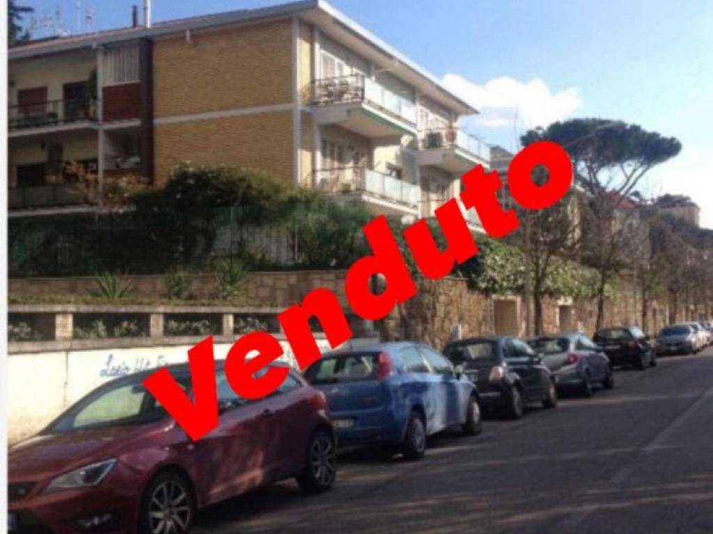 appartamento in vendita a Roma in zona EUR