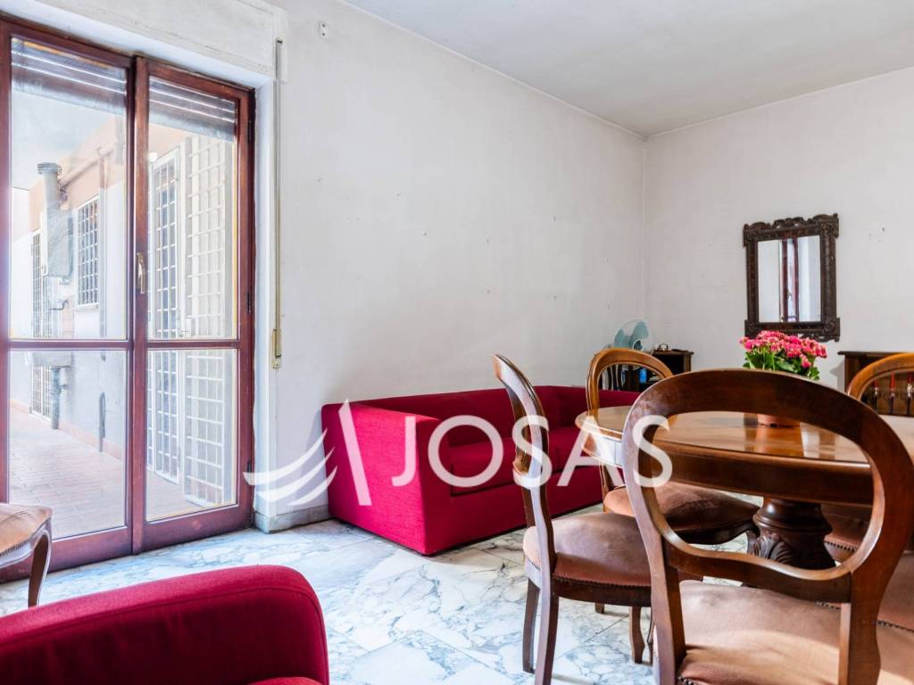 appartamento in vendita a Roma in zona Tuscolano