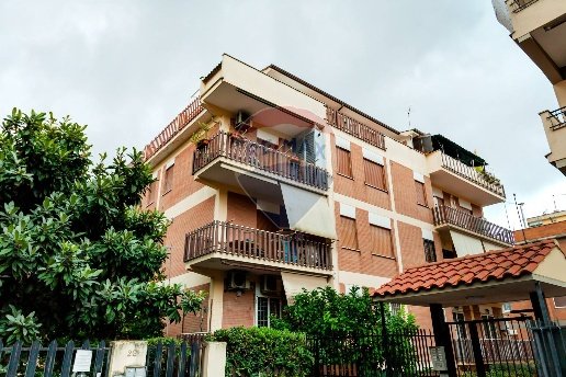 appartamento in vendita a Roma in zona Gianicolense
