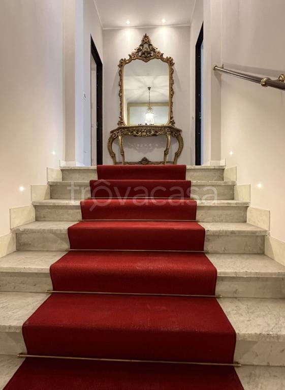 appartamento in vendita a Roma in zona Esquilino