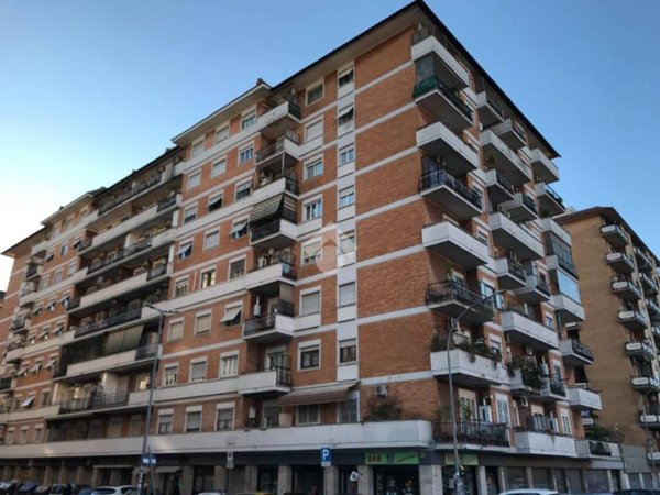 appartamento in vendita a Roma in zona Tuscolano
