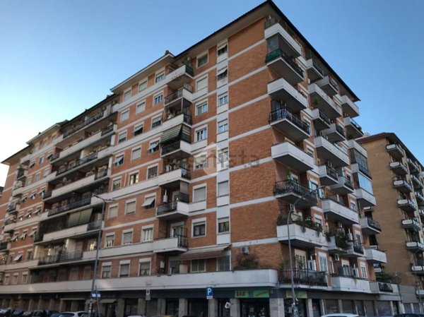 appartamento in vendita a Roma in zona Tuscolano