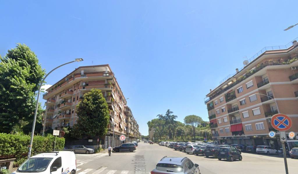 appartamento in vendita a Roma in zona Tuscolano