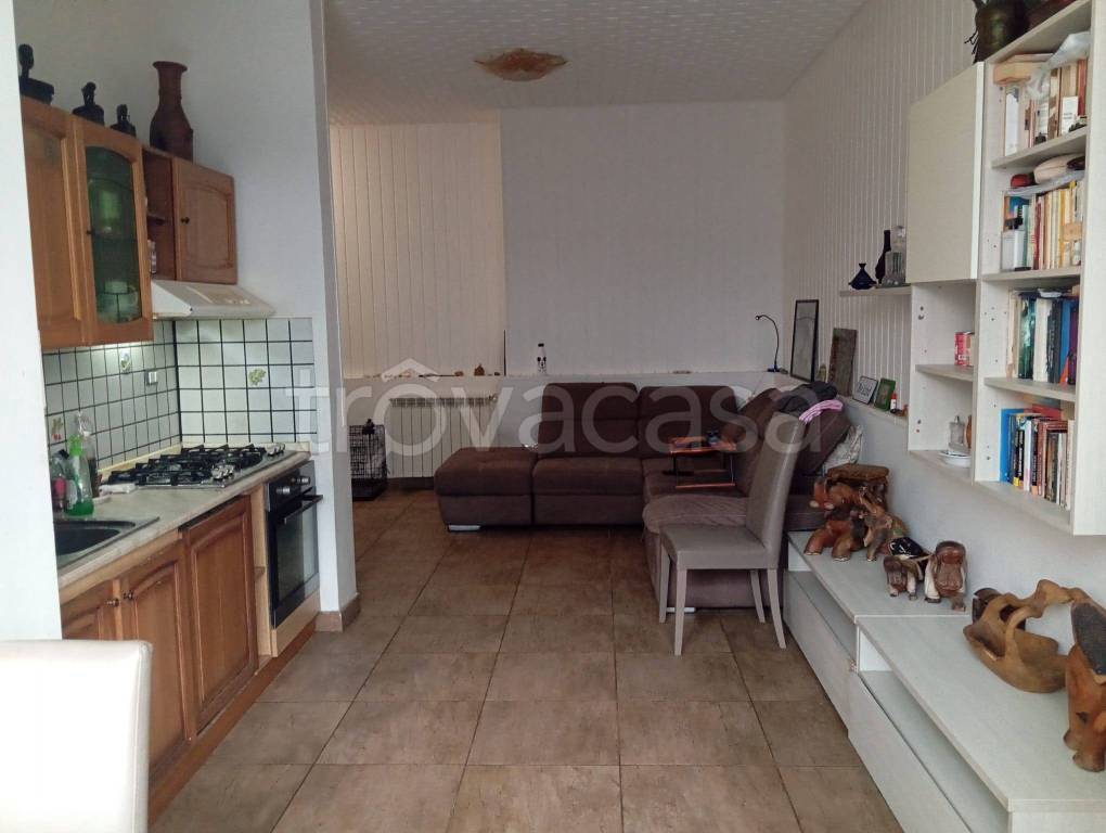 appartamento in vendita a Roma in zona Torre Gaia