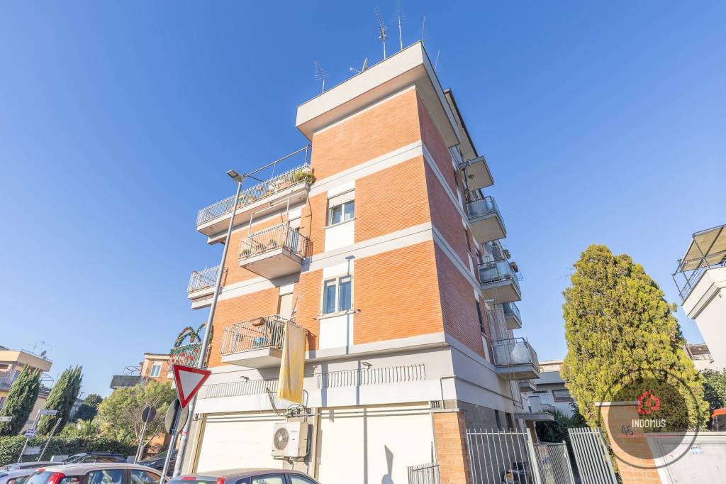 appartamento in vendita a Roma in zona Vitinia