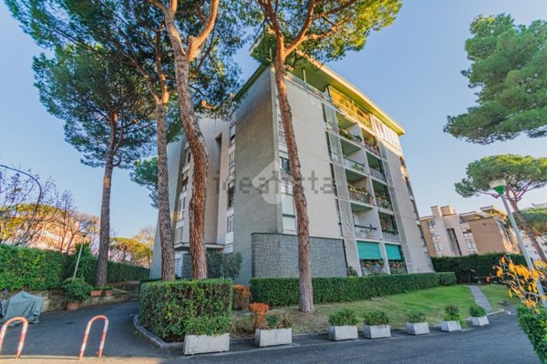 appartamento in vendita a Roma in zona EUR