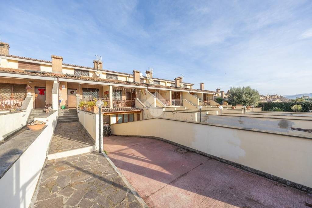 casa indipendente in vendita a Roma in zona Castelverde