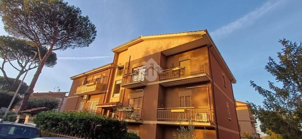 appartamento in vendita a Roma in zona Appio Pignatelli